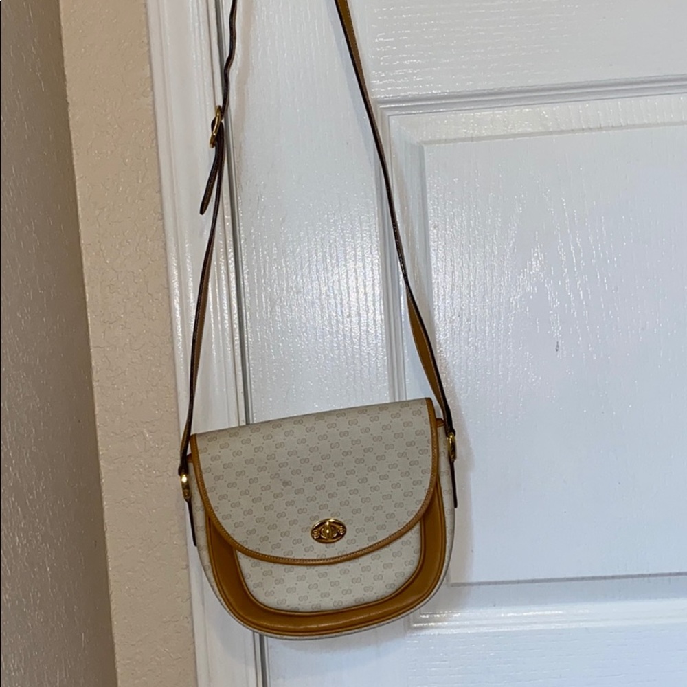 Beautiful Gucci Crossbody